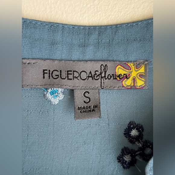 Figueroa & Flower Blue Floral Top for Women small size - Picture 9 of 11